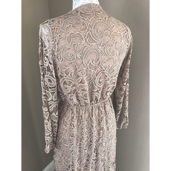 Long sleeve Lace overlay maxi dress - Picture 5 of 5